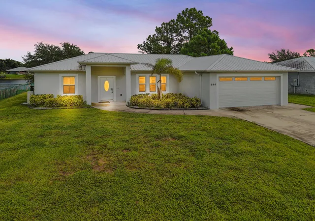 Photo 3 of Single family home for sale at 844 Lake Betty Dr, Lake Placid, FL 33852 | MLS# B26068902 | Listing updated on 2026-10-07