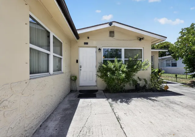 Photo 1 of Single family home for sale at 1213 14th Ave S, Lake Worth Beach, FL 33460 | MLS# B26068937 | Listing updated on 2026-10-07