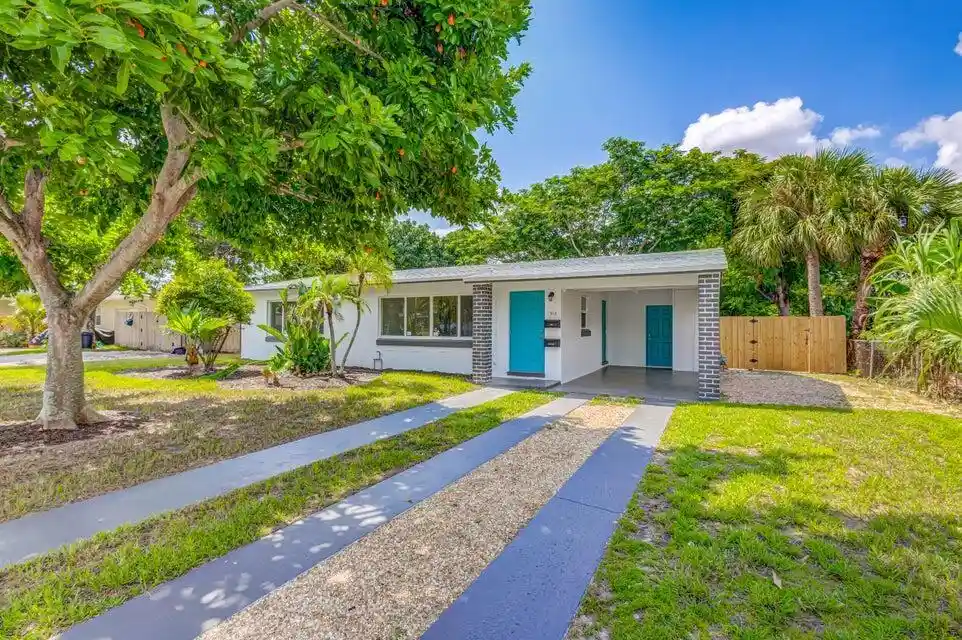 Photo 1 of Multi family home for sale at 512 Bayberry Dr, Lake Park, FL 33403 | MLS# B26068985 | Listing updated on 2026-09-29