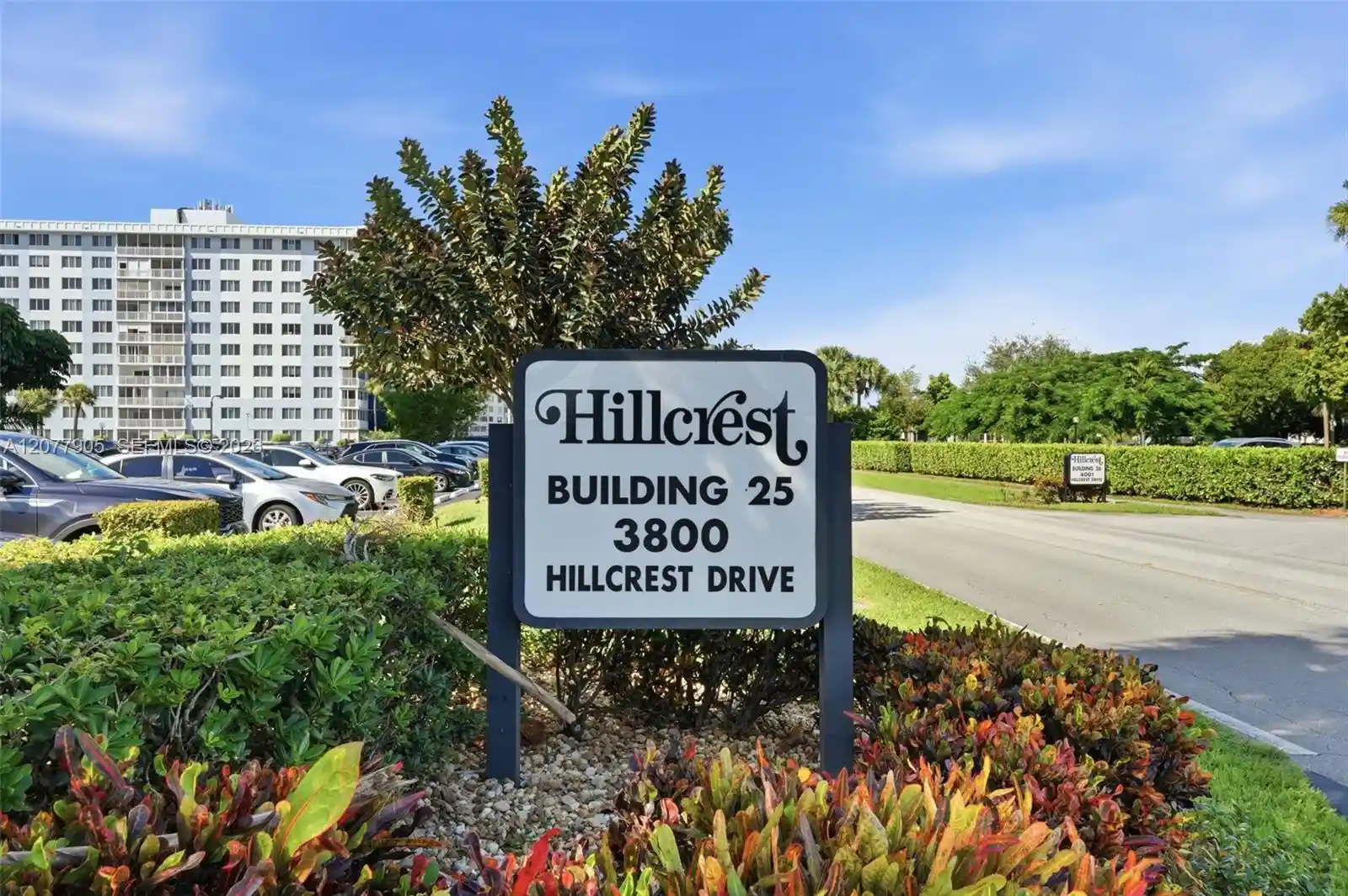 Listing Photo 1 - Condo for sale in 3800 Hillcrest Dr located at 3800 Hillcrest Dr, Hollywood, FL 33021 - Unit #412