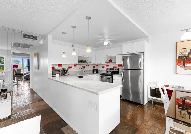 Photo 1 of Sale Pending at 4044 Ventnor O, Deerfield Beach, FL 33442 | MLS# B26068999 | Listing updated on 2026-10-02