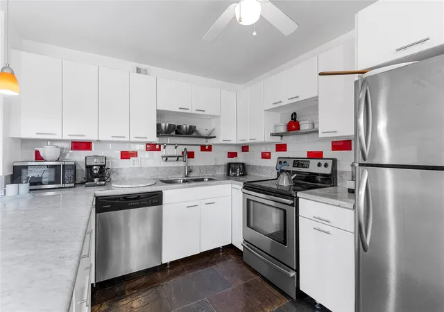 Photo 3 of Sale Pending at 4044 Ventnor O, Deerfield Beach, FL 33442 | MLS# B26068999 | Listing updated on 2026-10-02