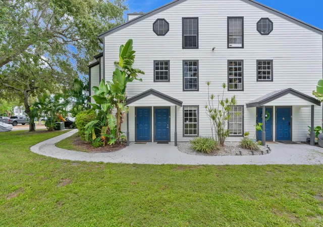 Photo 1 of Condo for sale at 5063 Heatherhill Ln #60, Boca Raton, FL 33486 | MLS# B26069005 | Listing updated on 2026-10-09