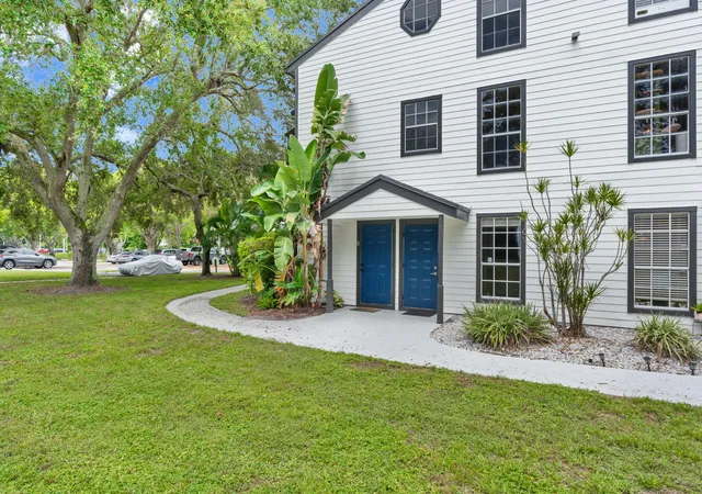 Photo 2 of Condo for sale at 5063 Heatherhill Ln #60, Boca Raton, FL 33486 | MLS# B26069005 | Listing updated on 2026-10-09