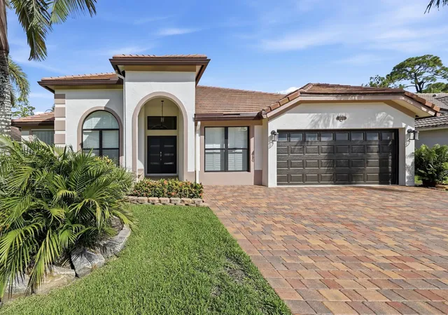 Photo 2 of Single family home for sale at 15613 Bent Creek Rd, Wellington, FL 33414 | MLS# B26069162 | Listing updated on 2026-10-06