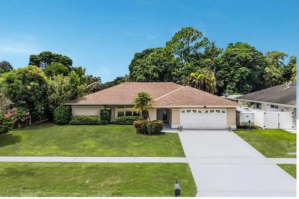 Single family home for sale at 230 Ponce De Leon St, Royal Palm Beach, FL 33411 | MLS# B26069390