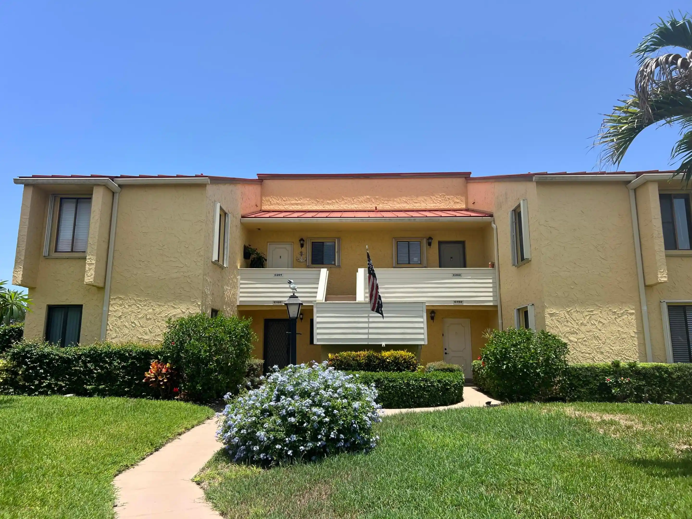 Listing Photo 1 - Condo for sale in 5373 Se Miles Grant Rd located at 5373 Se Miles Grant Rd, Stuart, FL 34997 - Unit #102