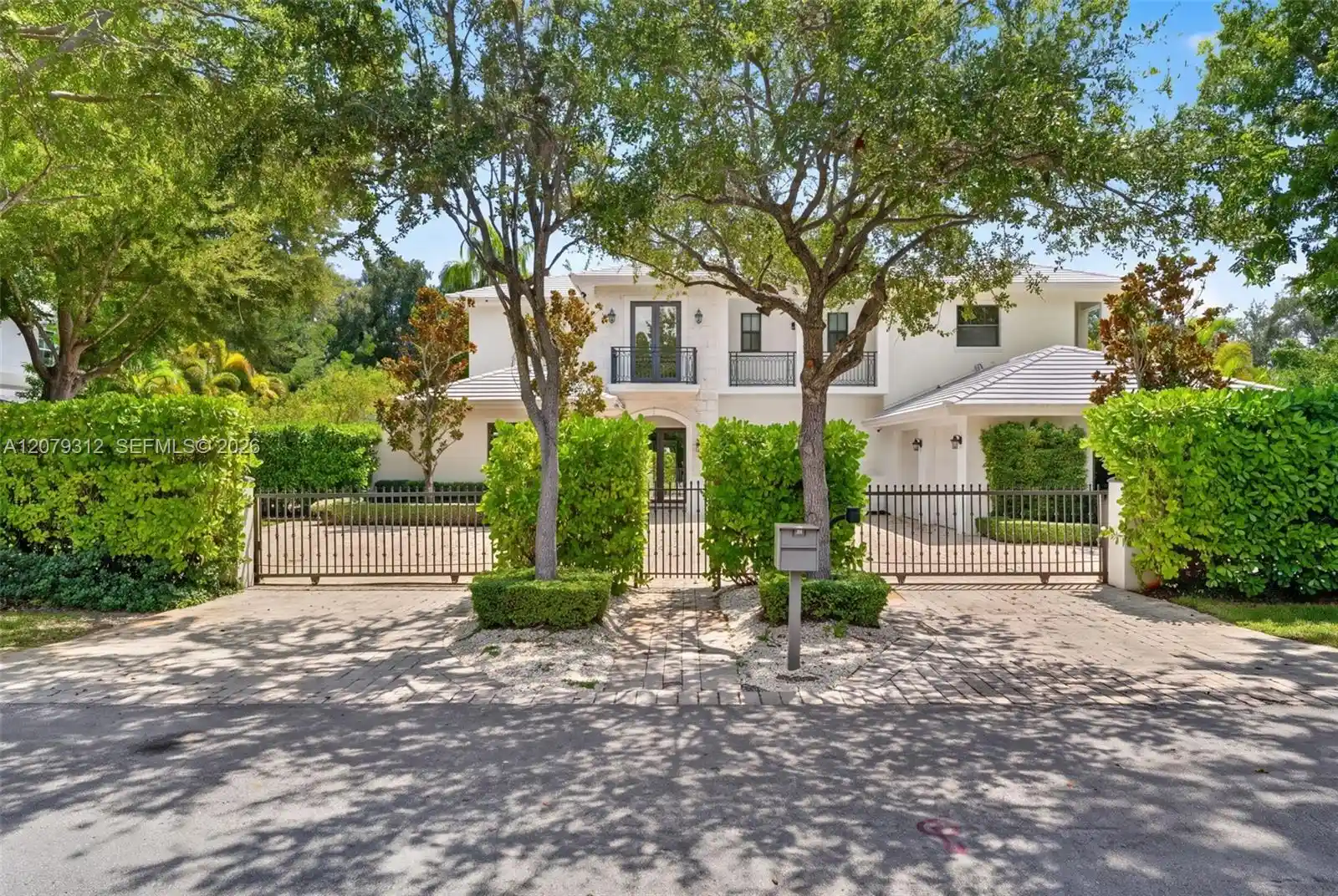 Photo 1 of Mansion for sale at 7641 Sw 59th Ct, South Miami, FL 33143 | MLS# A12079312 | Listing updated on 2026-10-31