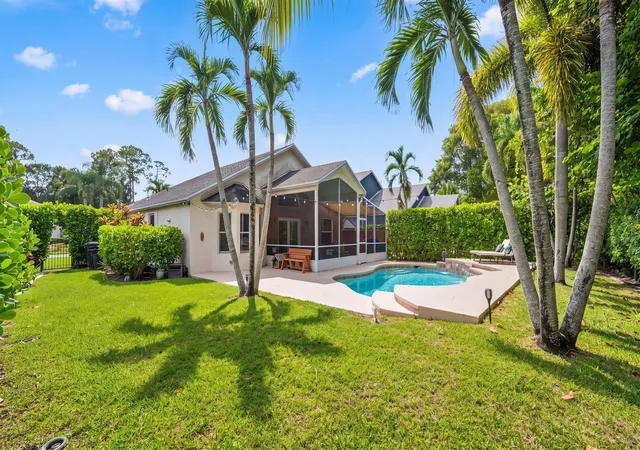 Photo 2 of Single family home for sale at 15049 Oak Chase Ct, Wellington, FL 33414 | MLS# B26069516 | Listing updated on 2026-09-23