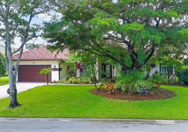 Photo 1 of Single family home for sale at 913 Sw Lighthouse Dr, Palm City, FL 34990 | MLS# B26069521 | Listing updated on 2026-10-07