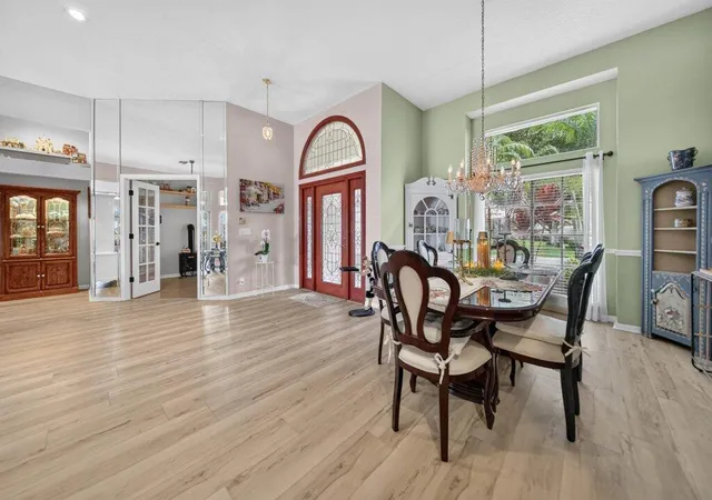 Photo 4 of Single family home for sale at 913 Sw Lighthouse Dr, Palm City, FL 34990 | MLS# B26069521 | Listing updated on 2026-10-07