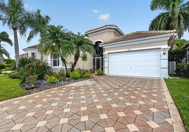 Photo 2 of Single family home for sale at 6842 Fairway Lakes Dr, Boynton Beach, FL 33472 | MLS# B26069721 | Listing updated on 2026-09-23