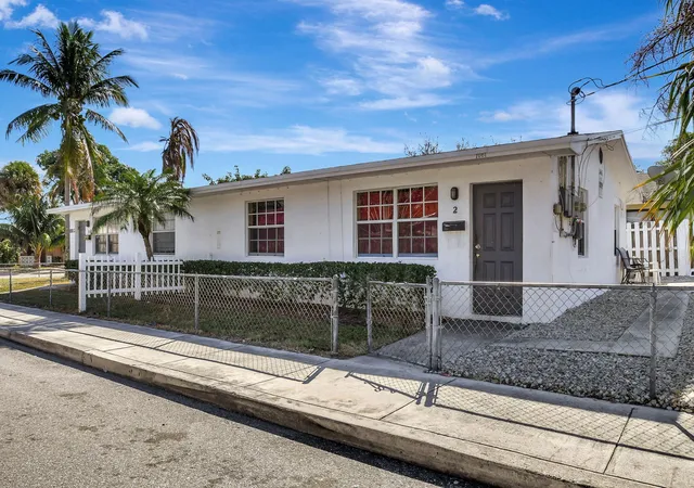 Photo 2 of Multi family home for sale at 1001 S L St #1 & 2, Lake Worth Beach, FL 33460 | MLS# B26069729 | Listing updated on 2026-09-23