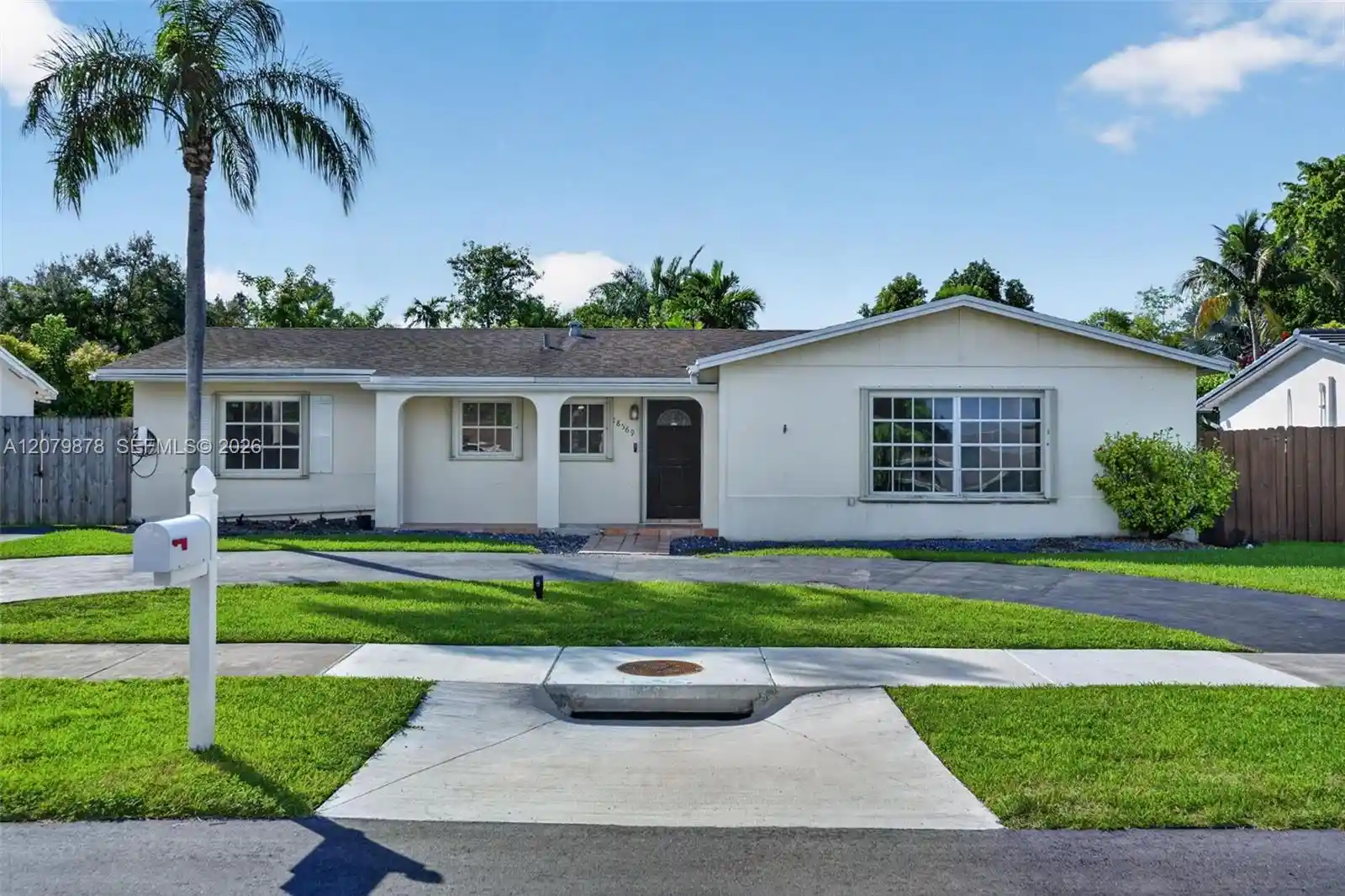 Photo 1 of Single family home for sale at 18569 Sw 89th Pl, Cutler Bay, FL 33157 | MLS# A12079878 | Listing updated on 2026-09-30