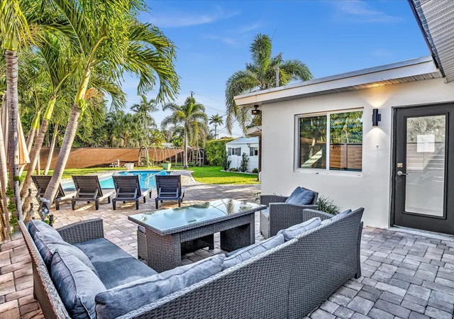 Photo 2 of Single family home for sale at 1515 Arthur St, Hollywood, FL 33020 | MLS# B26069896 | Listing updated on 2026-10-02