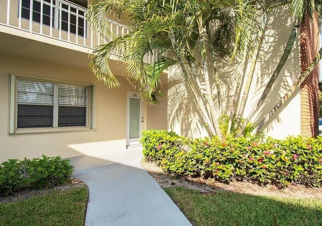Photo 3 of Condo for sale at 73 Royal Oak Ct #101, Vero Beach, FL 32962 | MLS# B26069935 | Listing updated on 2026-09-27