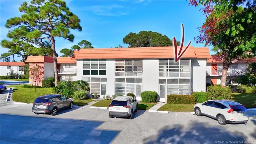 Listing Photo 1 - Condo for sale in 2600 Se Ocean Blvd located at 2600 Se Ocean Blvd, Stuart, FL 34996 - Unit #O10