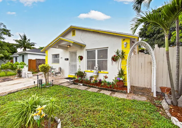 Photo 3 of Single family home for sale at 649 58th St, West Palm Beach, FL 33407 | MLS# B26070030 | Listing updated on 2026-10-02