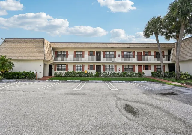 Photo 2 of Condo for sale at 4682 Oak Terrace Dr #4682, Greenacres, FL 33463 | MLS# B26070046 | Listing updated on 2026-10-07