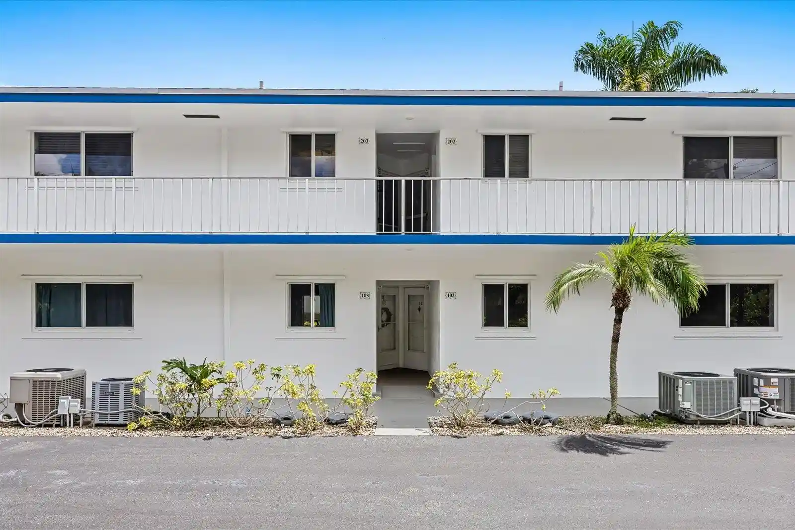 Condo for sale at 2 Garden St #203M, Tequesta, FL 33469 | MLS# B26070097