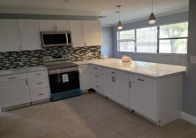 Photo 3 of Single family home for sale at 4010 N Shore Dr, West Palm Beach, FL 33407 | MLS# B26070250 | Listing updated on 2026-09-30