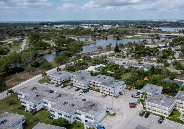 Photo 3 of Condo for sale at 2840 Lake Osborne Dr #111, Lake Worth Beach, FL 33461 | MLS# B26070390 | Listing updated on 2026-10-01