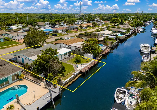 Photo 1 of Single family home for sale at 4521 Sw 42nd Terrace, Fort Lauderdale, FL 33314 | MLS# B26070441 | Listing updated on 2026-09-23