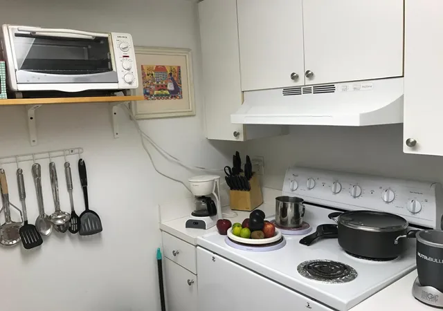 Listing Photo 4 - Condo for sale in building located at 1010 Nw 11Th St, Miami, FL 33136 - Unit #207