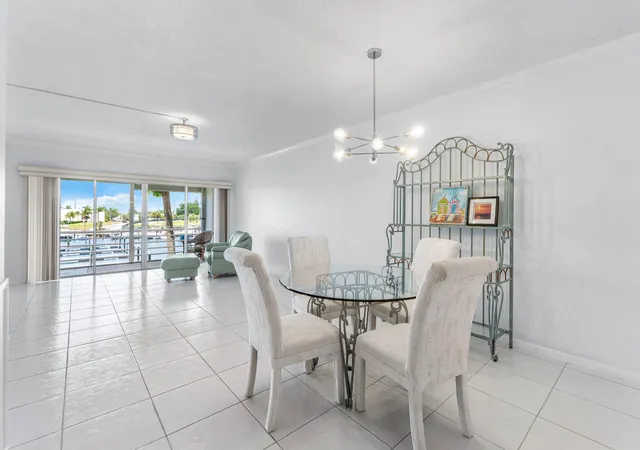 Listing Photo 4 - Condo for sale in building located at 29 Yacht Clb Dr, South Palm Beach, FL 33408 - Unit #304