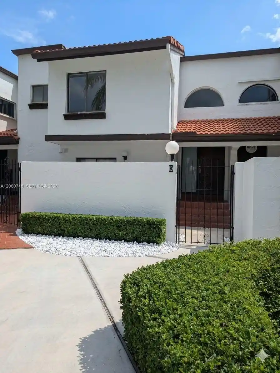 Townhouse for sale at 1311 SW 124th Court #17-E, Miami, FL 33184 | MLS# A12080746