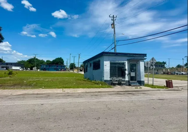 Single family home for sale at 300 SW 5th Street, Belle Glade, FL 33430 | MLS# B26070668