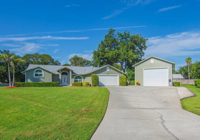Photo 3 of Single family home for sale at 3555 3rd Place Sw, Vero Beach, FL 32968 | MLS# B26070759 | Listing updated on 2026-10-08