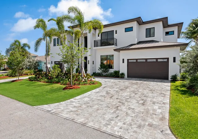 Photo 3 of Mansion for sale at 3750 Ne 26th Avenue, Lighthouse Point, FL 33064 | MLS# B26070823 | Listing updated on 2026-10-08