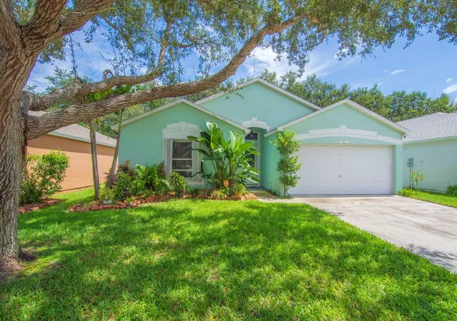 Photo 1 of Single family home for sale at 1007 E 13th Square, Vero Beach, FL 32960 | MLS# B26070850 | Listing updated on 2026-10-05