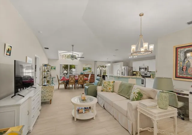 Photo 3 of Single family home for sale at 1007 E 13th Square, Vero Beach, FL 32960 | MLS# B26070850 | Listing updated on 2026-10-05