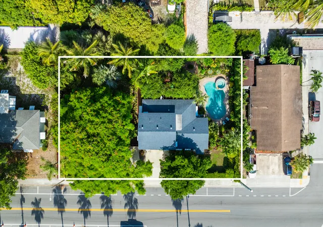 Photo 2 of Single family home for sale at 126 S A St, Lake Worth Beach, FL 33460 | MLS# B26070914 | Listing updated on 2026-10-09