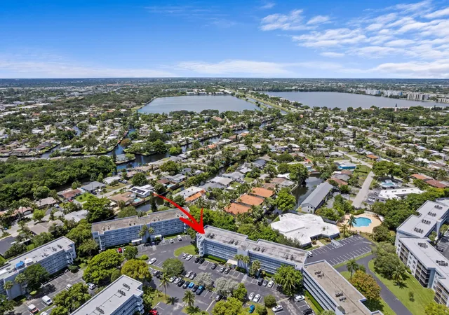Photo 2 of Condo for sale at 113 Royal Park Dr #4A, Oakland Park, FL 33309 | MLS# B26070979 | Listing updated on 2026-10-08