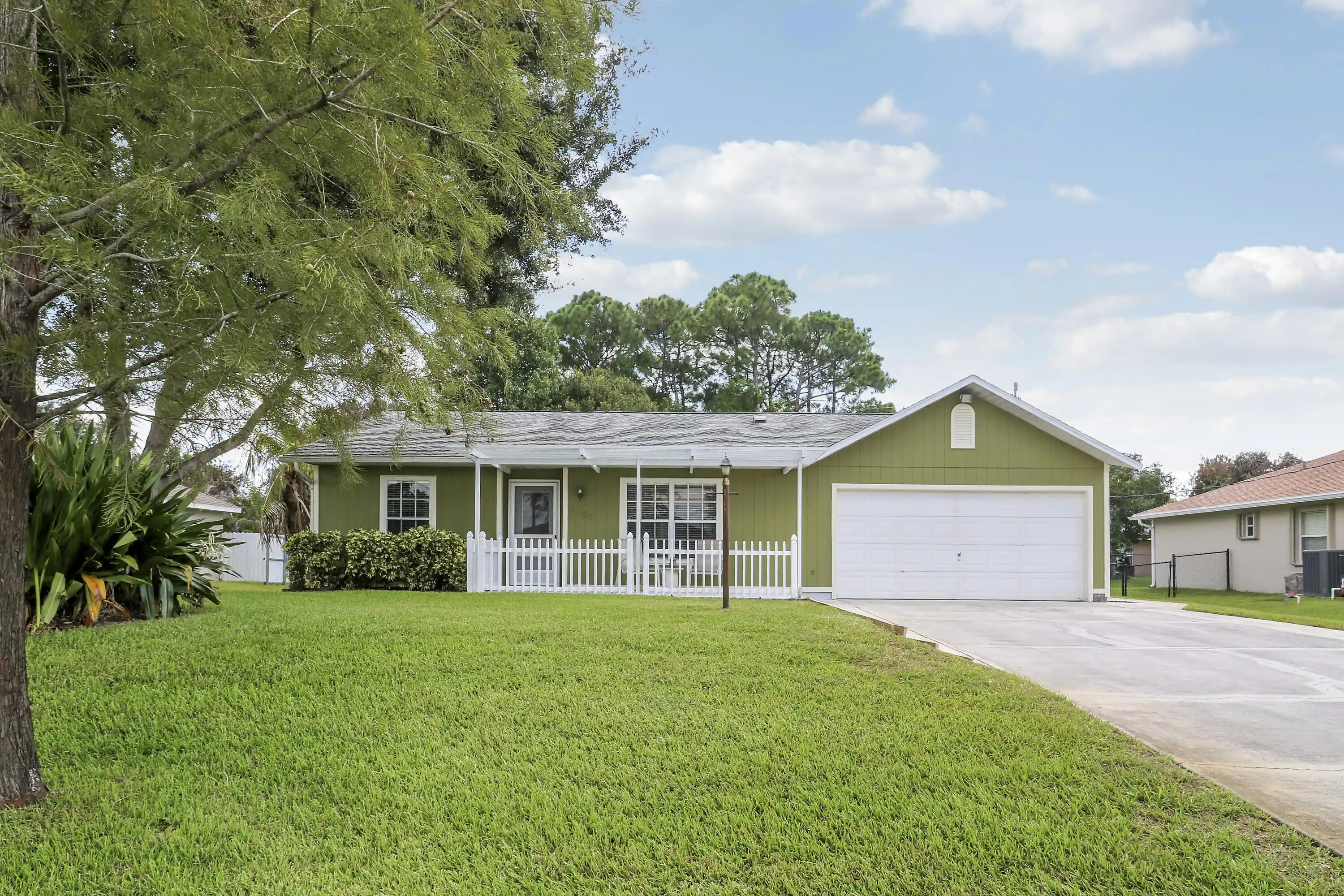 Photo 1 of Single family home for sale at 1137 Sw Curtis St, Port Saint Lucie, FL 34983 | MLS# B26070992 | Listing updated on 2026-10-24