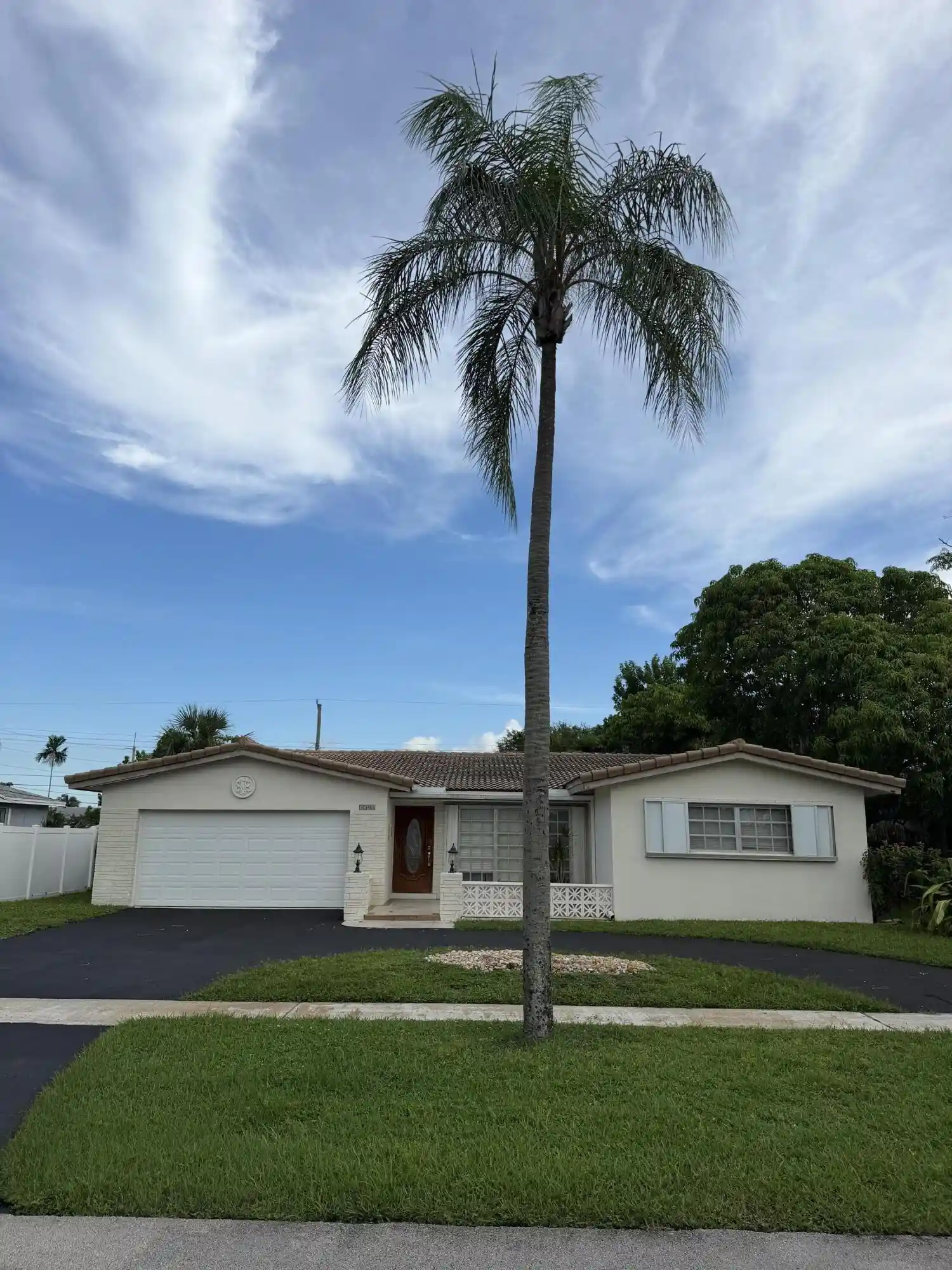 Single family home for sale at 5501 Monroe St, Hollywood, FL 33021 | MLS# B26071099