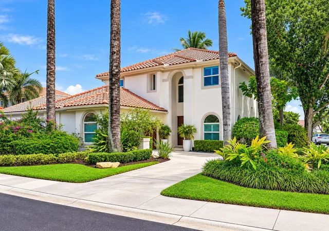 Single family home for sale at 123 Augusta Ct, Jupiter, FL 33458 | MLS# B26071128