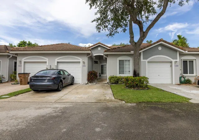 Photo 1 of Single family home for sale at 1271 Sw 48th Terrace, Deerfield Beach, FL 33442 | MLS# B26071238 | Listing updated on 2026-09-23