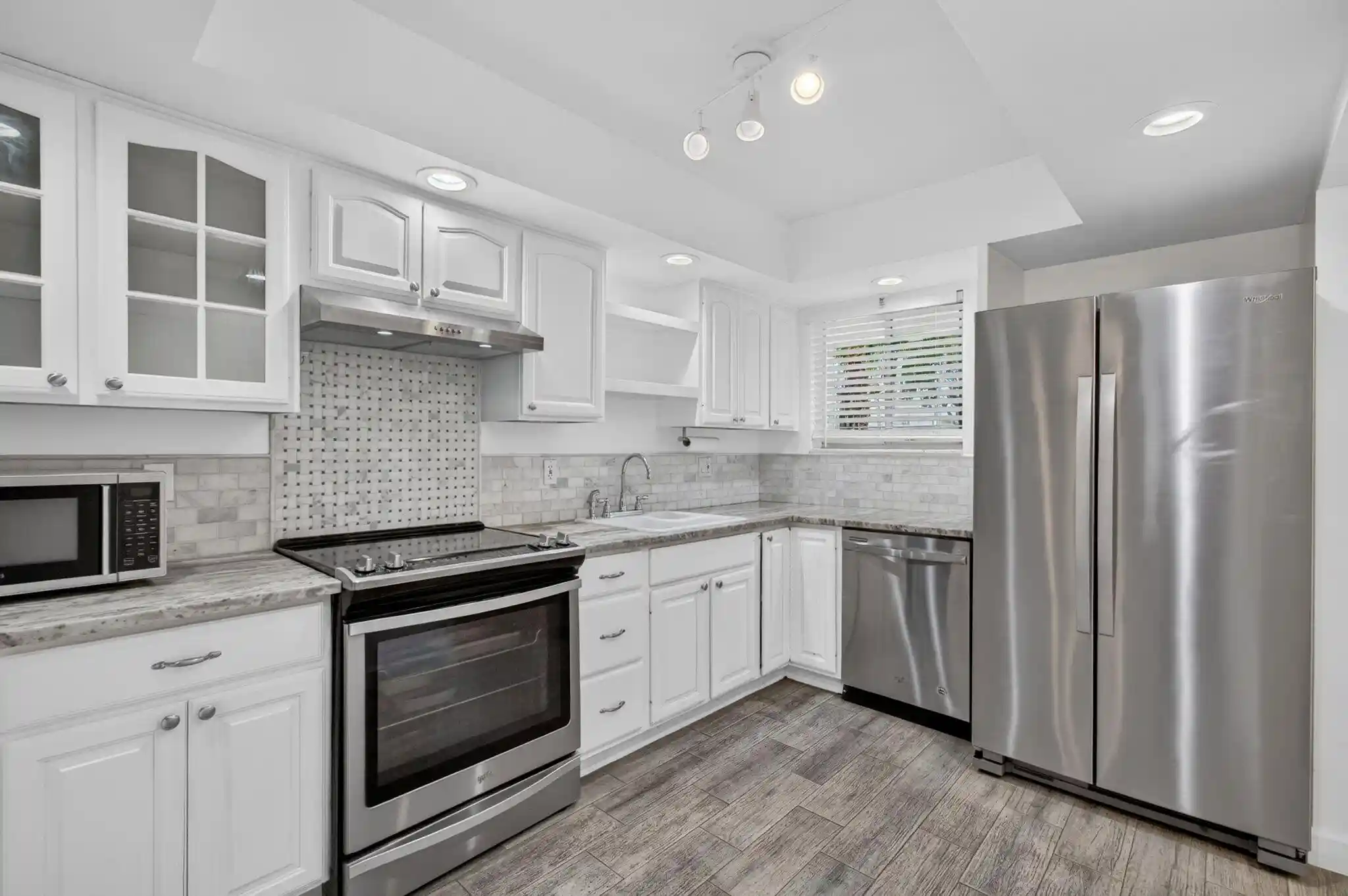 Condo for sale at 3186 Via Poinciana #115, Lake Worth, FL 33467 | MLS# B26071256