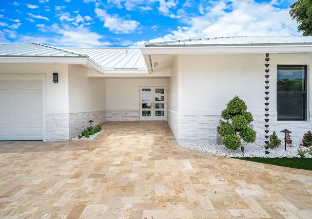 Photo 2 of Single family home for sale at 1520 Sw 17th Street, Boca Raton, FL 33486 | MLS# B26071331 | Listing updated on 2026-10-09