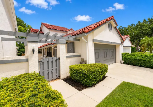 Photo 2 of Single family home for sale at 5576 Fox Holw Dr, Boca Raton, FL 33486 | MLS# B26071372 | Listing updated on 2026-09-23