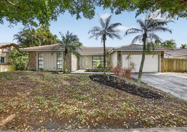 Photo 1 of Single family home for sale at 9820 Nw 15th Street, Plantation, FL 33322 | MLS# B26071590 | Listing updated on 2026-10-08