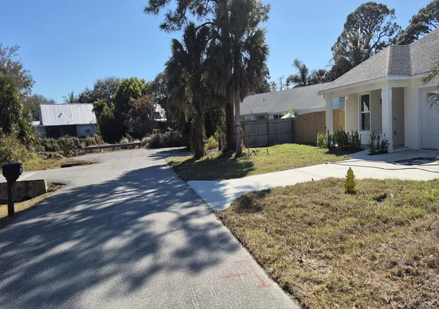 Photo 3 of Sale Pending at 5232 Se 55th Terrace, Stuart, FL 34997 | MLS# B26071609 | Listing updated on 2026-10-08