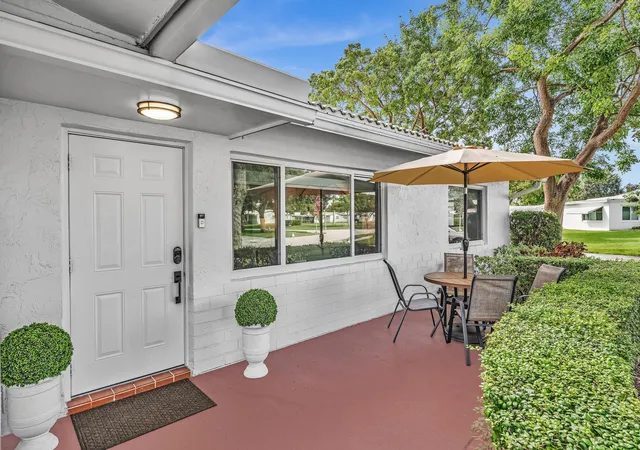 Photo 3 of Single family home for sale at 1530 Nw 85th Avenue, Plantation, FL 33322 | MLS# B26071619 | Listing updated on 2026-10-09