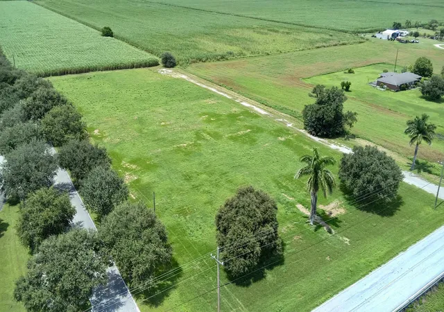 Photo 1 of Sale Pending at 38039 Congleton Dr, Belle Glade, FL 33430 | MLS# B26071657 | Listing updated on 2026-10-07