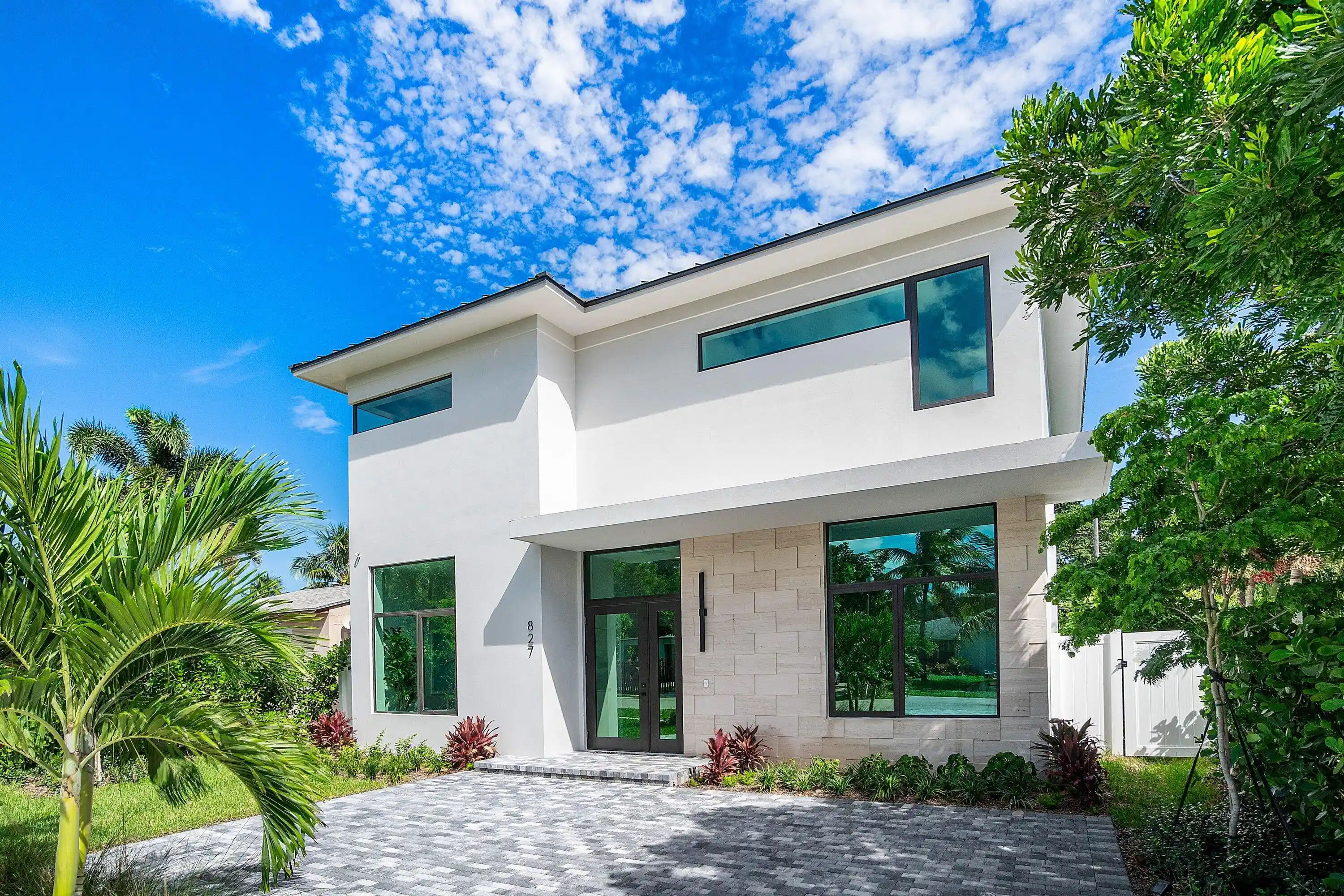Single family home for sale at 827 SE 2nd Avenue, Delray Beach, FL 33483 | MLS# B26071658