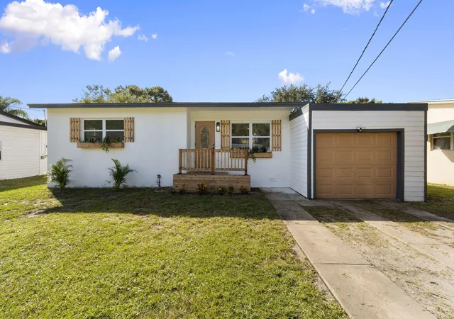 Photo 1 of Single family home for sale at 1107 Jasmine Ave, Fort Pierce, FL 34982 | MLS# B26071683 | Listing updated on 2026-09-23